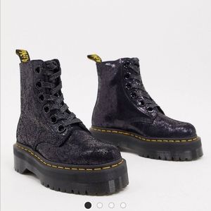 Dr Martens Molly boots